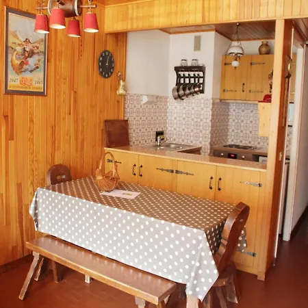 Apartamento With Private Garage In *